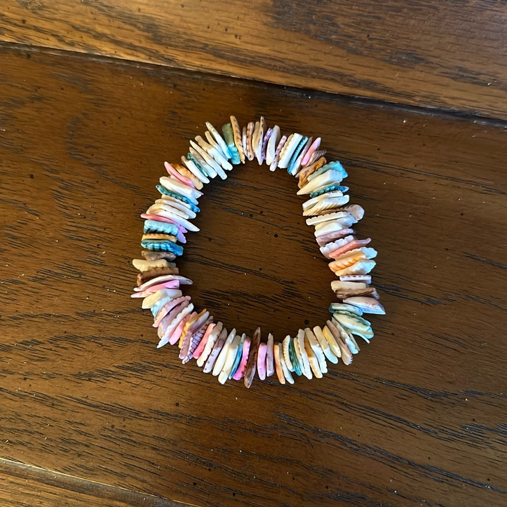 Shell Stretch Bracelet